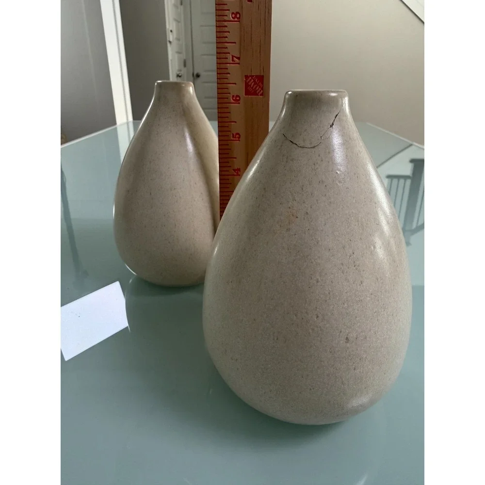 VTG Pair Ceramic Bud Vases‎ Beige 6.5 In Tall 4.5 round at base 1 Repair Vietnam